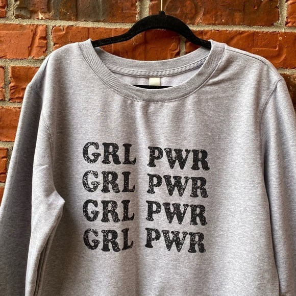 Green Tea Womens Medium Gray Girl Power Split Hem Graphic Sweater Sweatshirt - Picture 2 of 9
